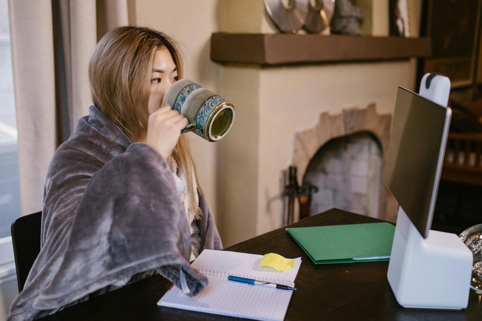Students collaborating in a library